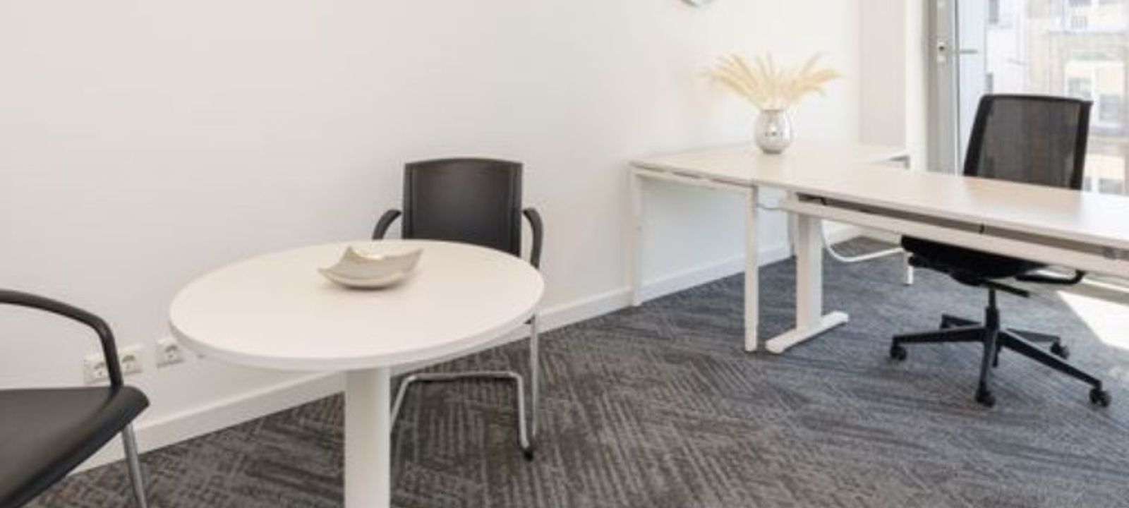 1037-1045 Elm Street, Manchester - Image 1