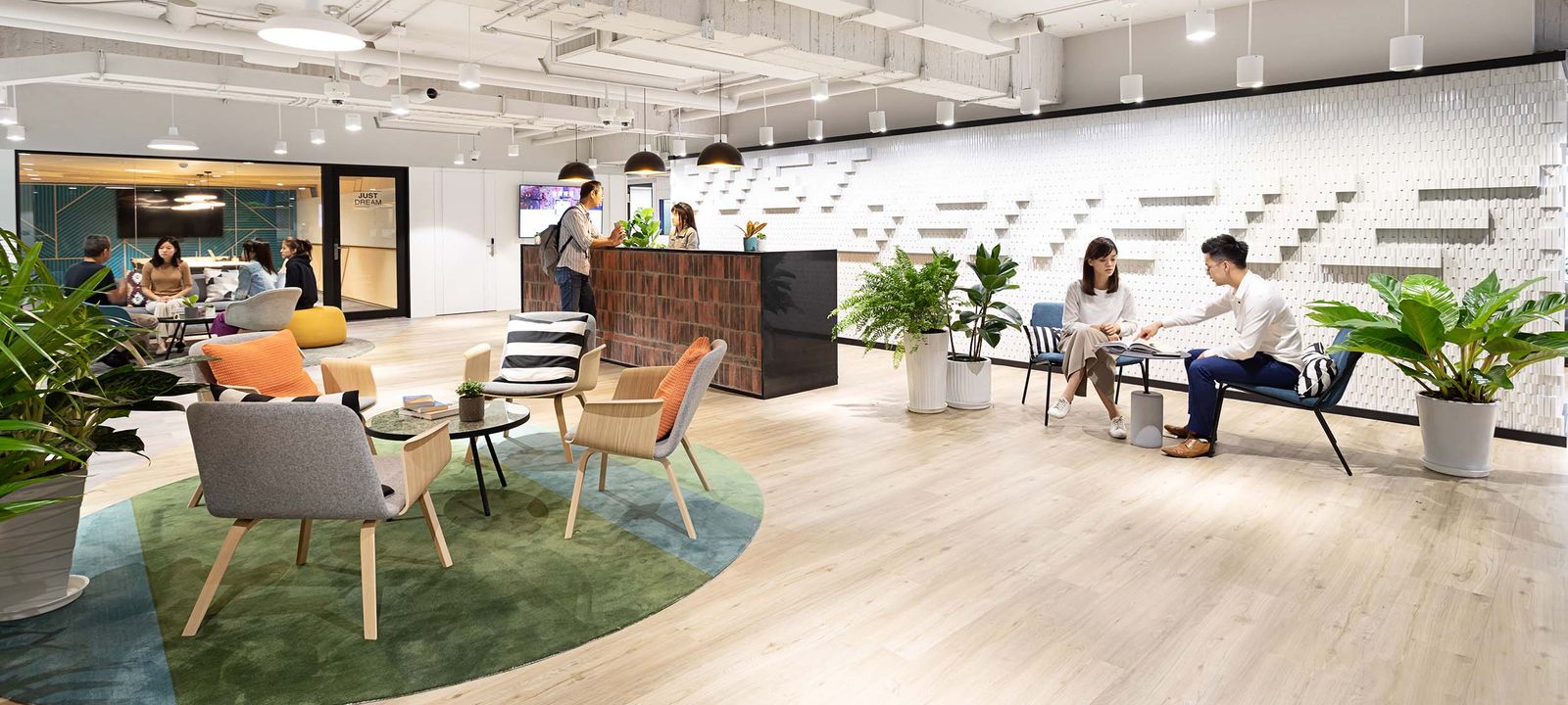 No. 156 Sec 3 Minsheng E Rd, Songshan Dist - Image 1