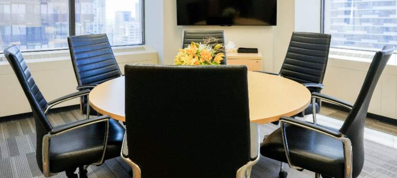 2300 Yonge St 2300 Yonge St, Toronto - Image 1