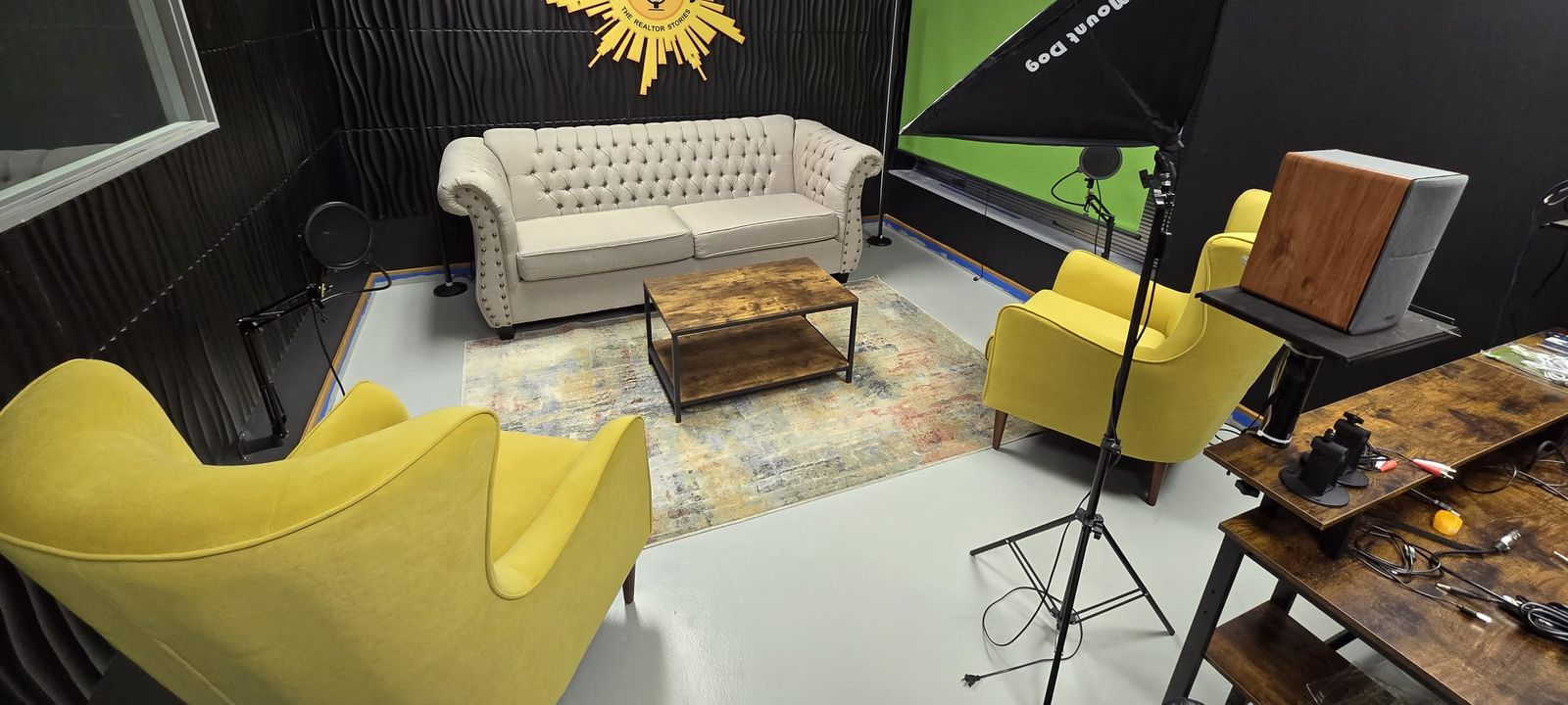 70 East Beaver Creek Rd, Richmond Hill - Image 1