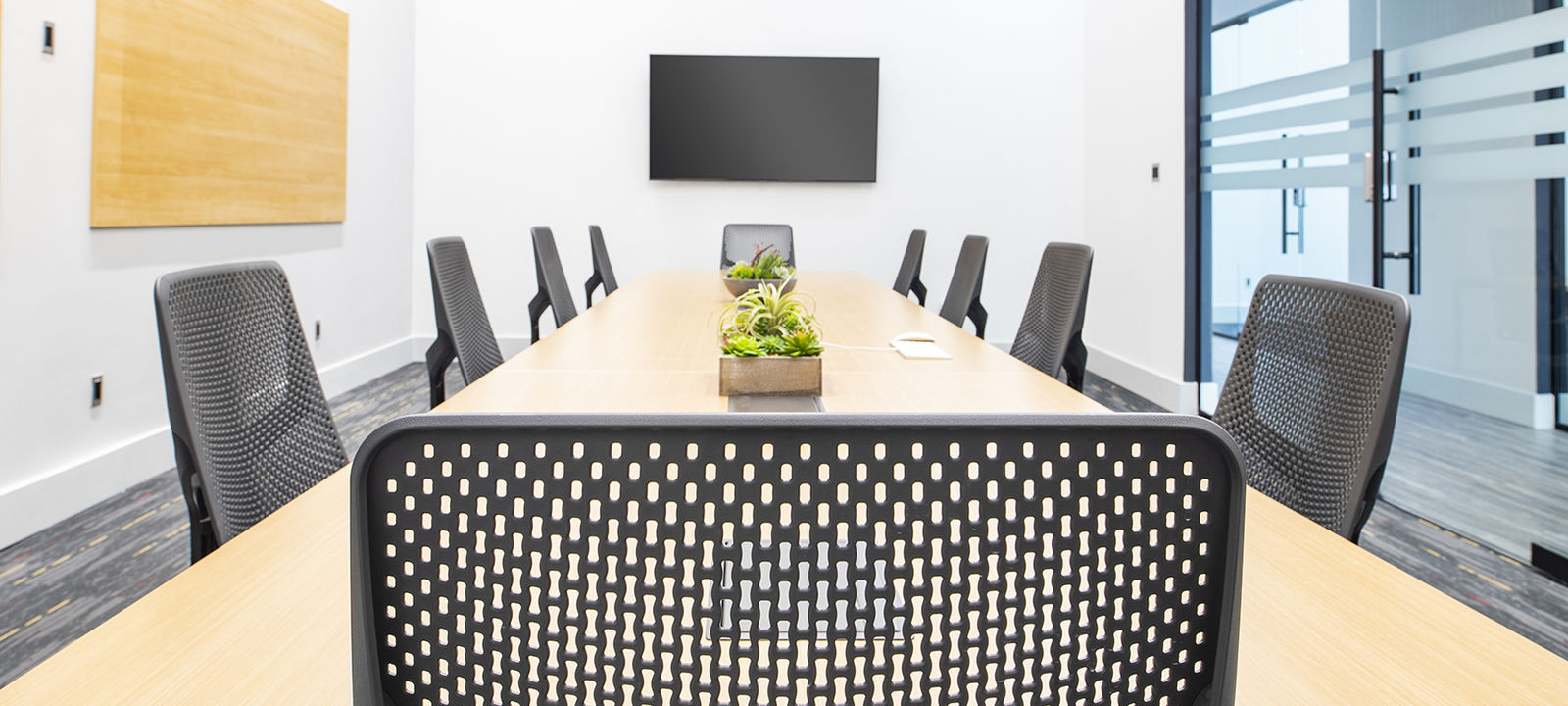 600 Matheson Blvd W, Mississauga - Image 1