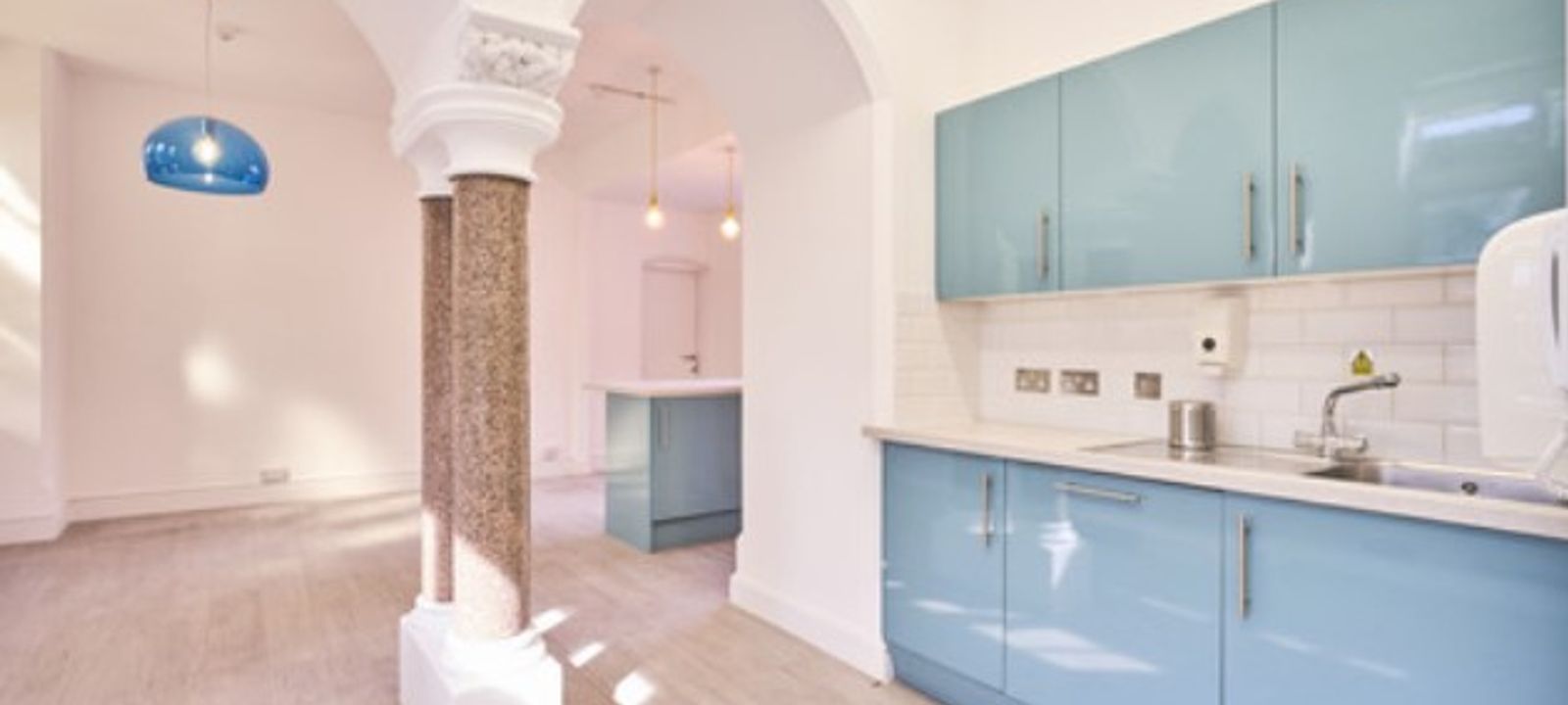 262a Fulham Rd, London - Image 1