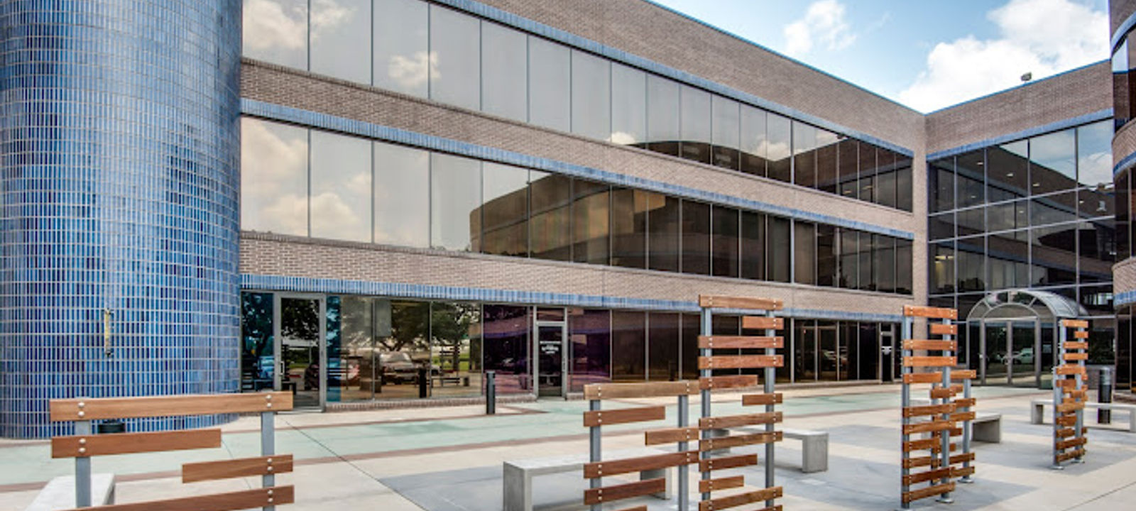 2351 W Northwest Hwy 2351 W Northwest Hwy, Dallas - Image 1