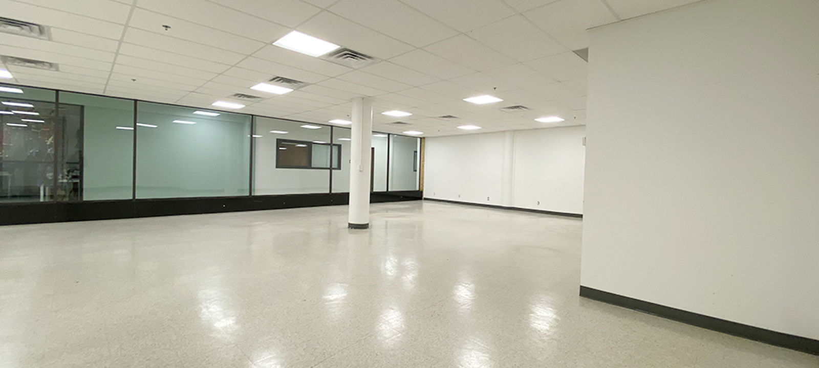 4200 South Fwy (tower), Fort Worth - Image 1