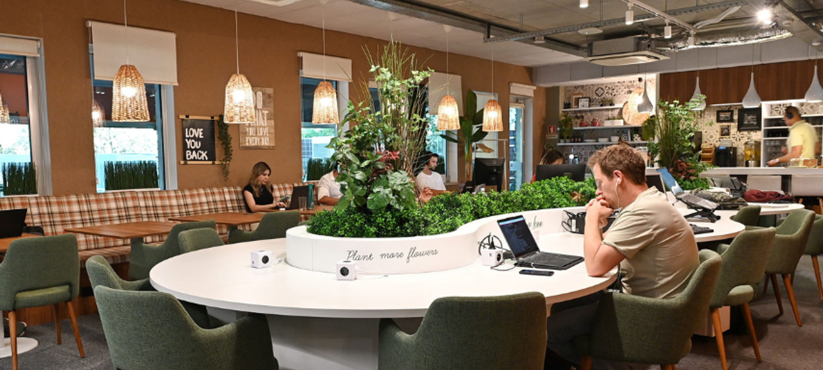 Av Da República Nº 6 1º Esq, Lisbon - Image 1