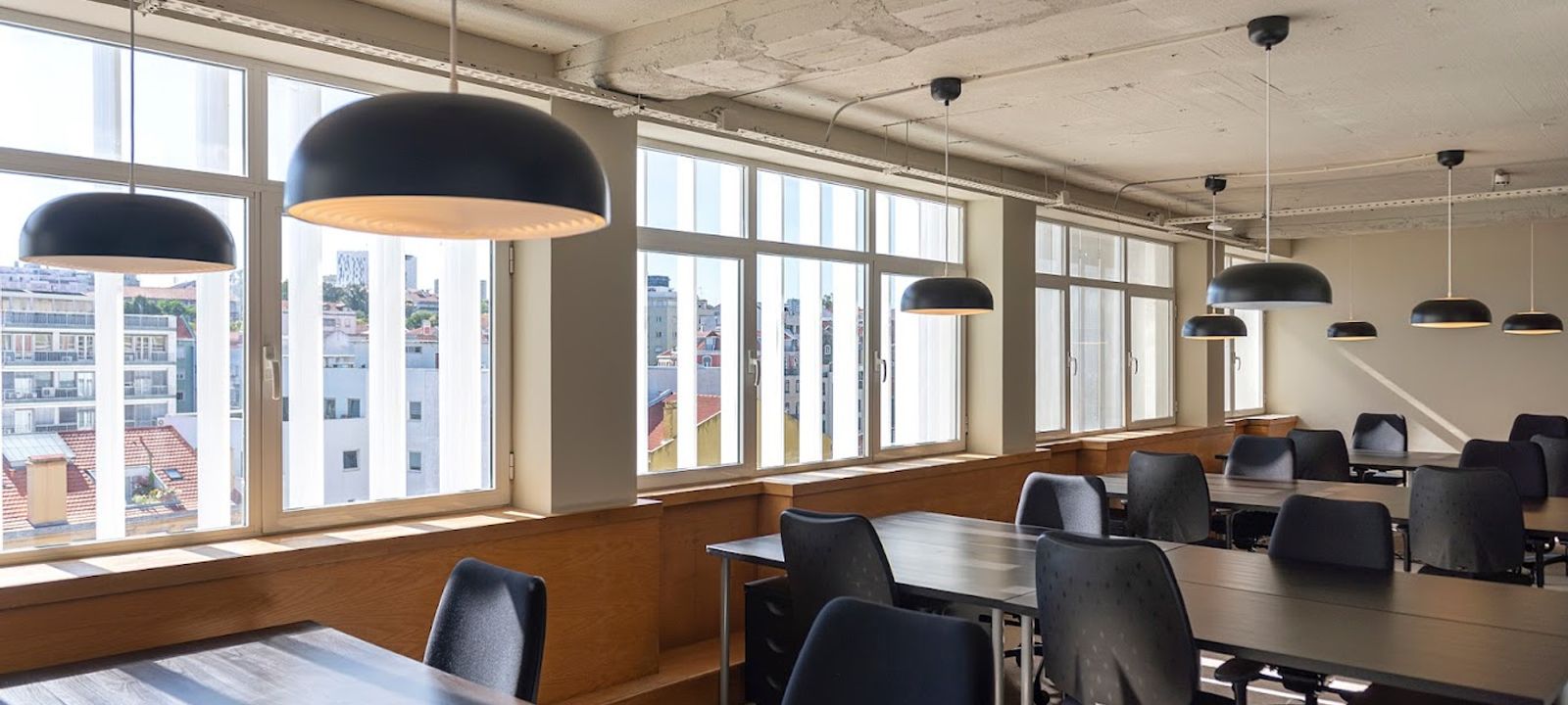 Av. Alm. Reis 65, Lisbon - Image 1