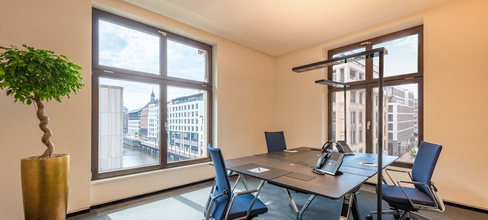 32 Alter Wall, Hamburg - Image 1