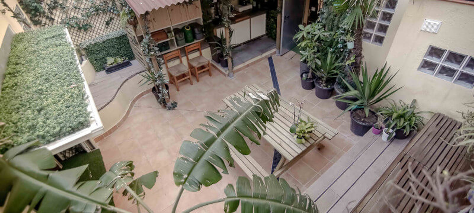 68 Carrer De La Marina, Barcelona - Image 1