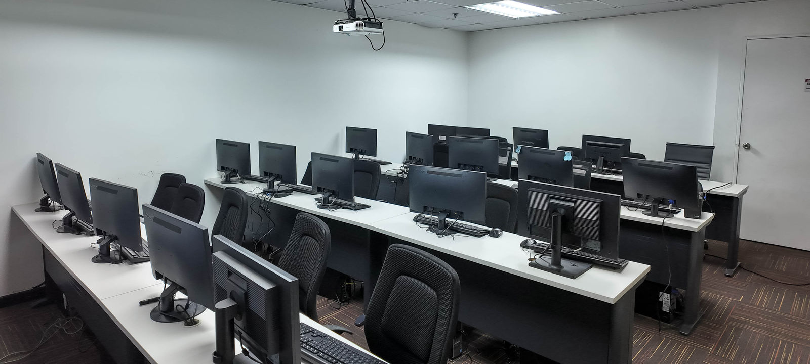 Julia Vargas San Antonio Ortigas Center, Pasig City - Image 1