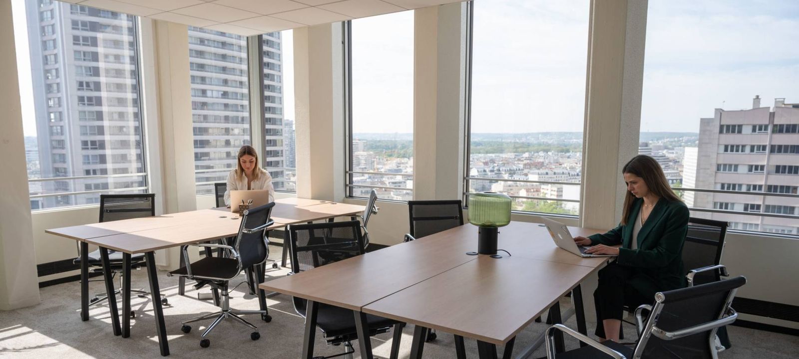 100 Terr Boieldieu, Puteaux - Image 1