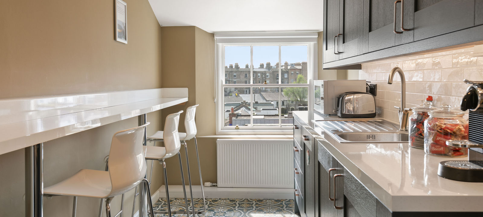 10 Pembroke Street Upper, Dublin - Image 1