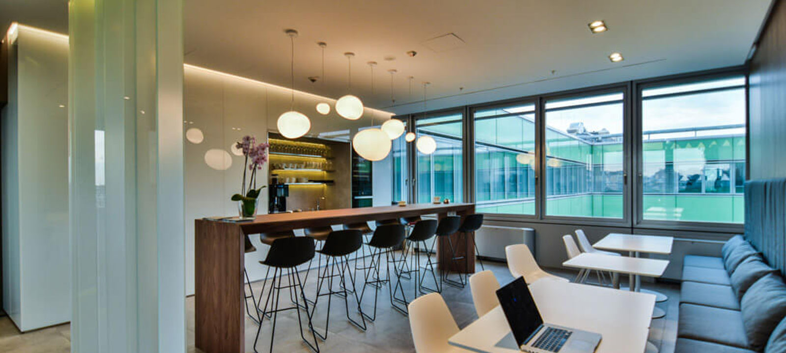 48 Sitnyakovo Boulevard, Sofia - Image 1