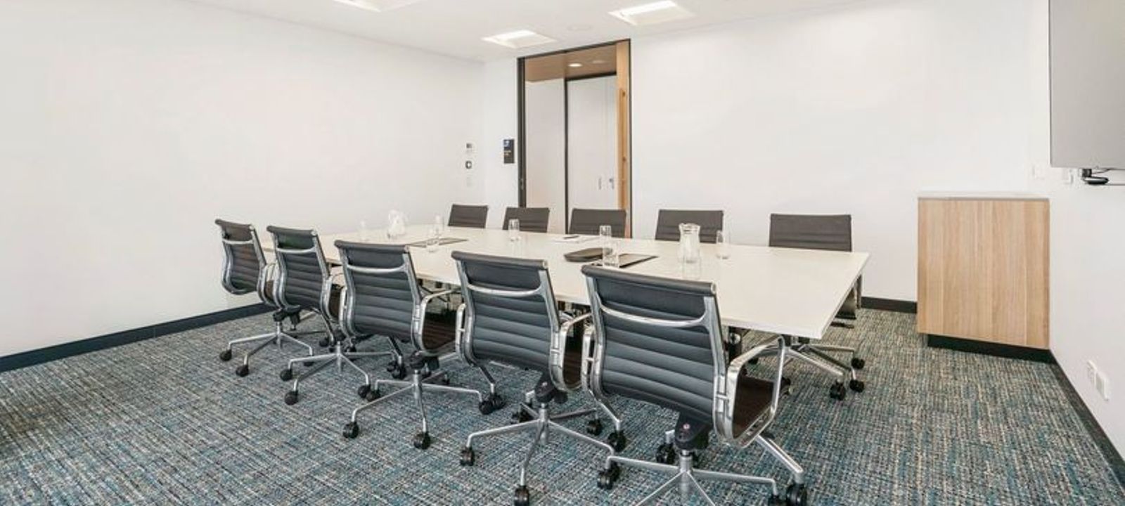 36 Marine Parade, Southport - Image 1