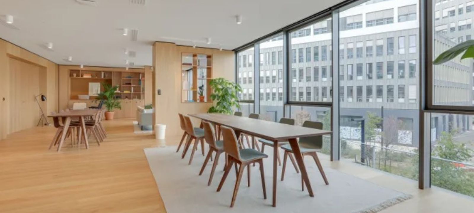 375 Dundas St, London - Image 1