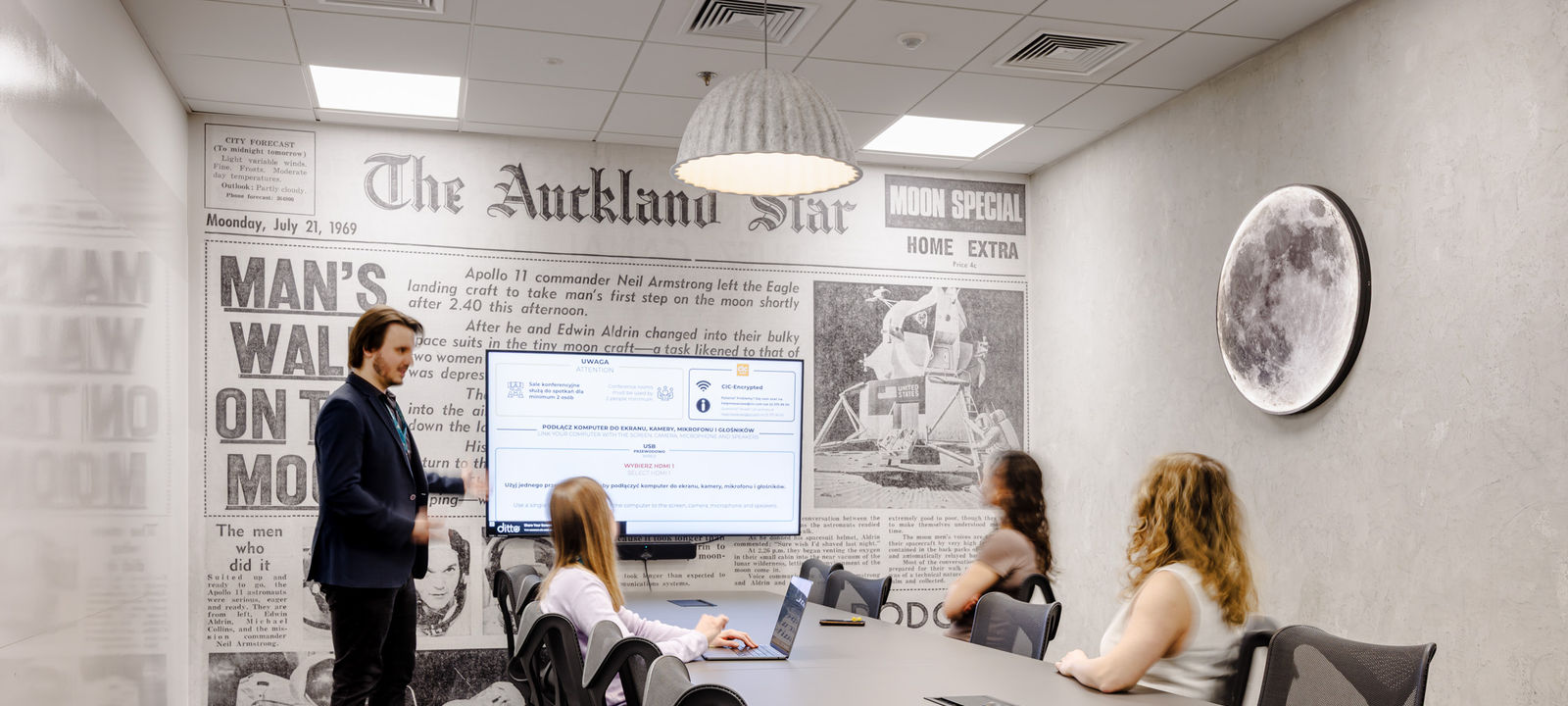 Chmielna 73, Warszawa - Image 1