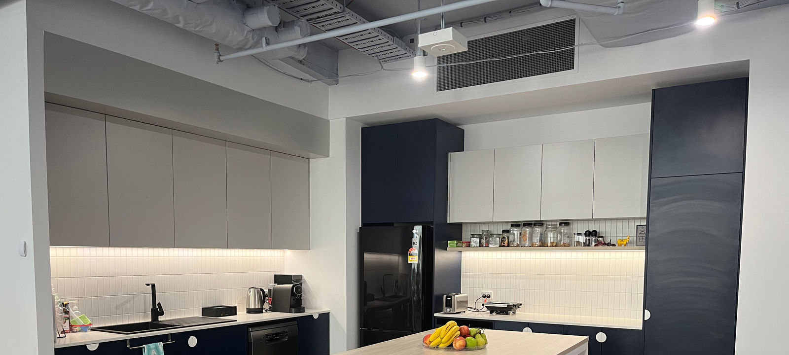 390 St Kilda Road, Melbourne - Image 1