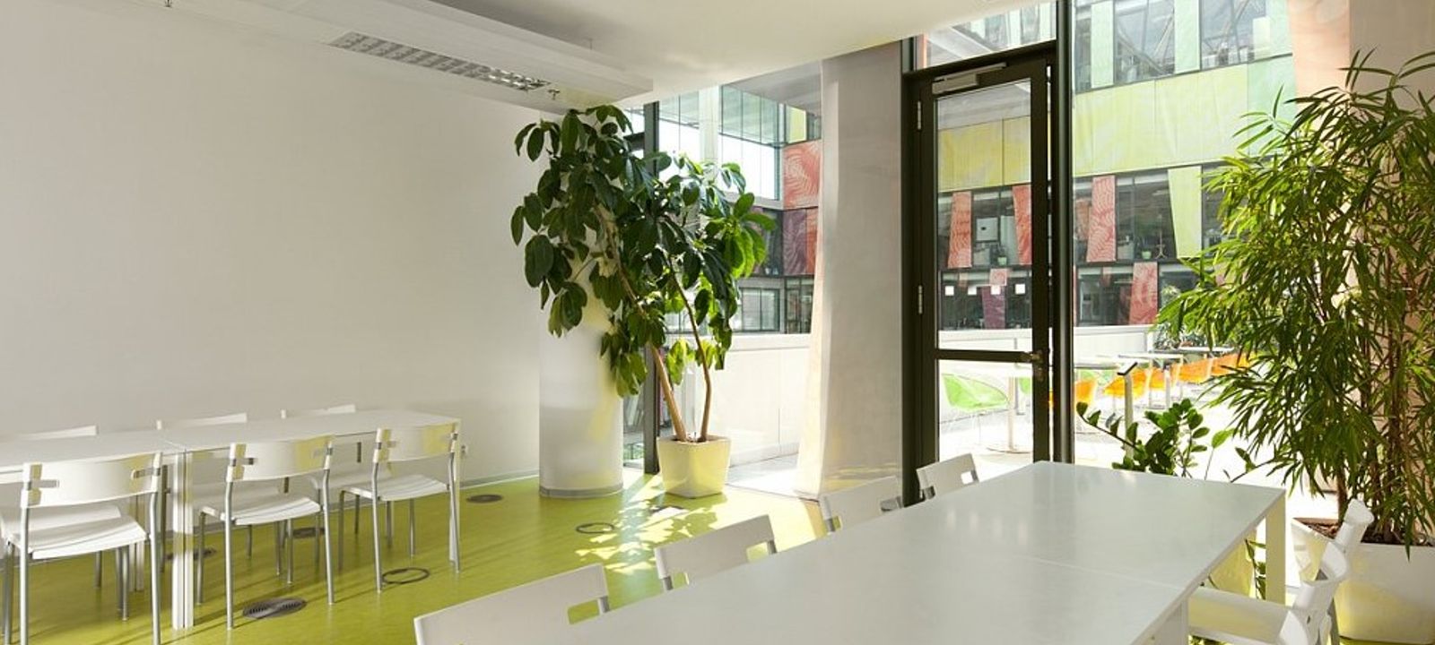 Karolinská 661/4, Prague 8 - Image 1