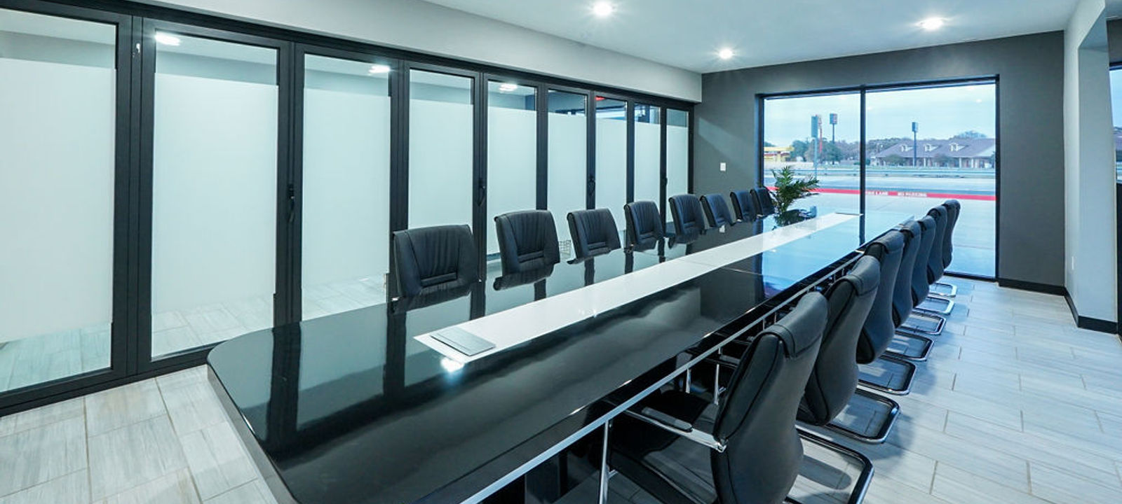 404 Airport Freeway, Bedford - Image 1