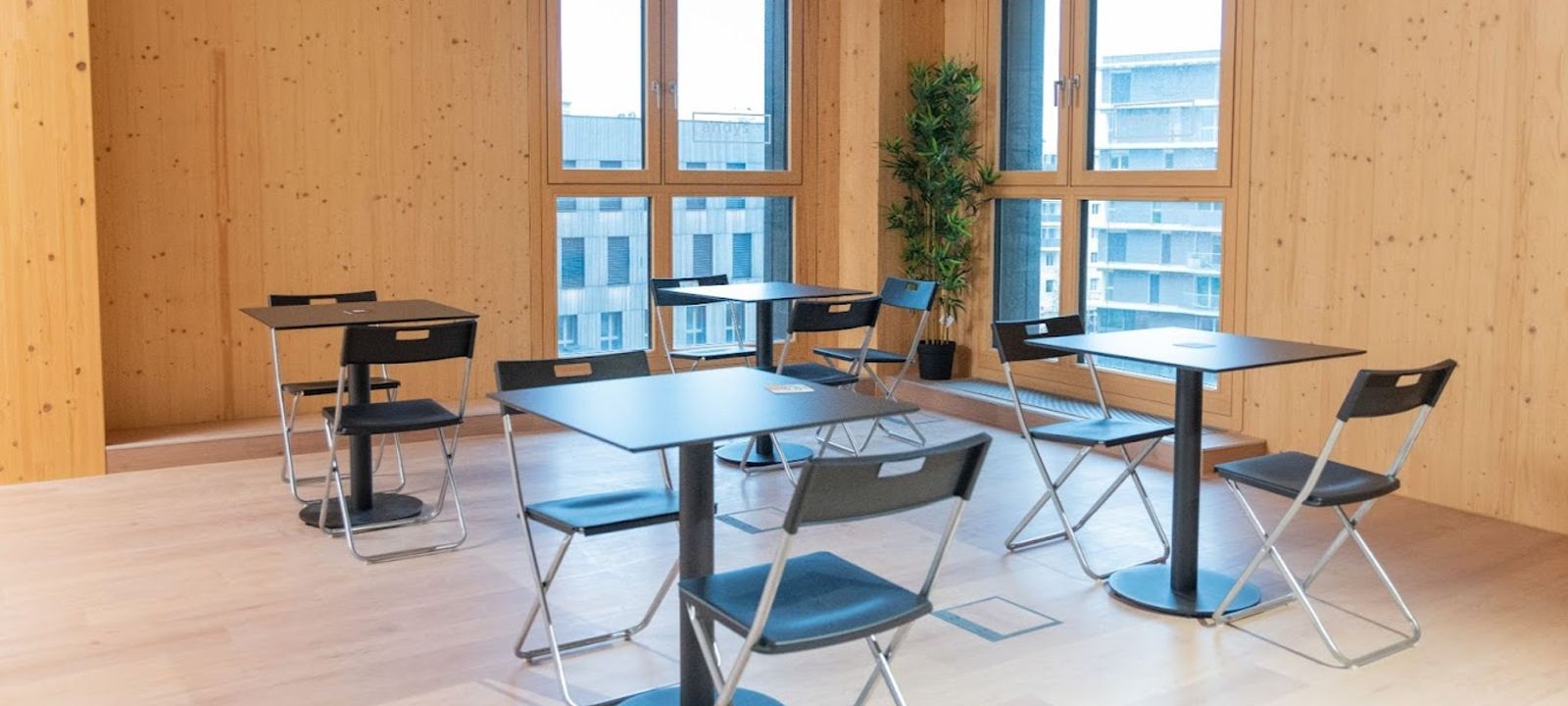 26 Janis-joplin-promenade, Wien - Image 1