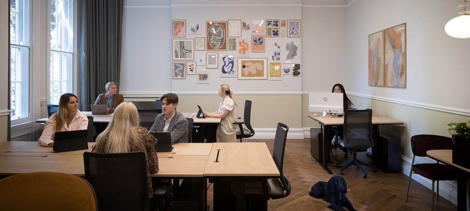 128 Buckingham Palace Road, Greater London - Image 1