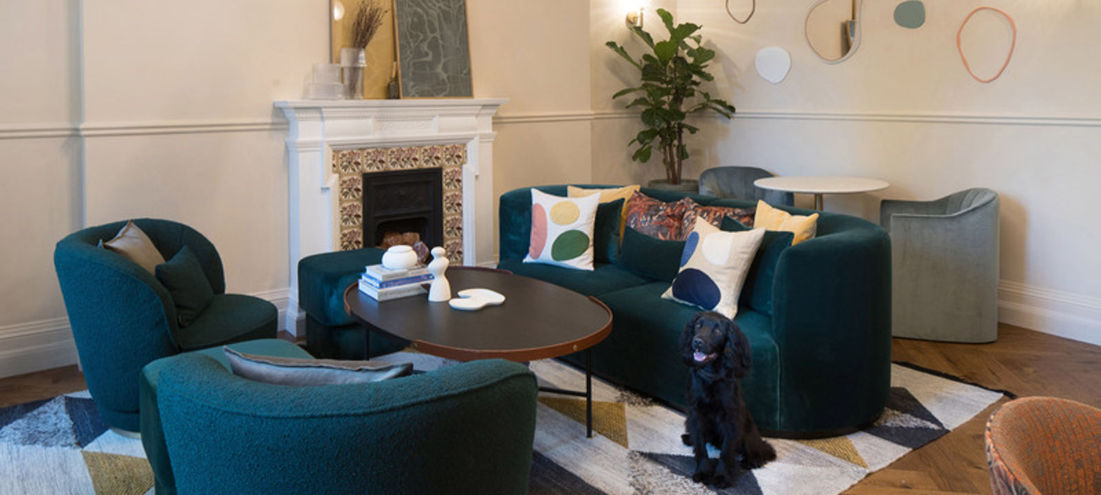 128 Buckingham Palace Road, Greater London - Image 1