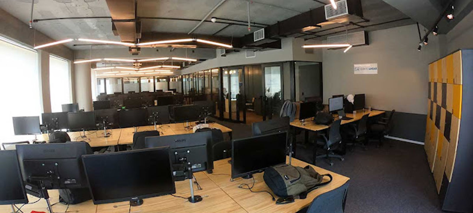 Toulon Office Center - Image 1