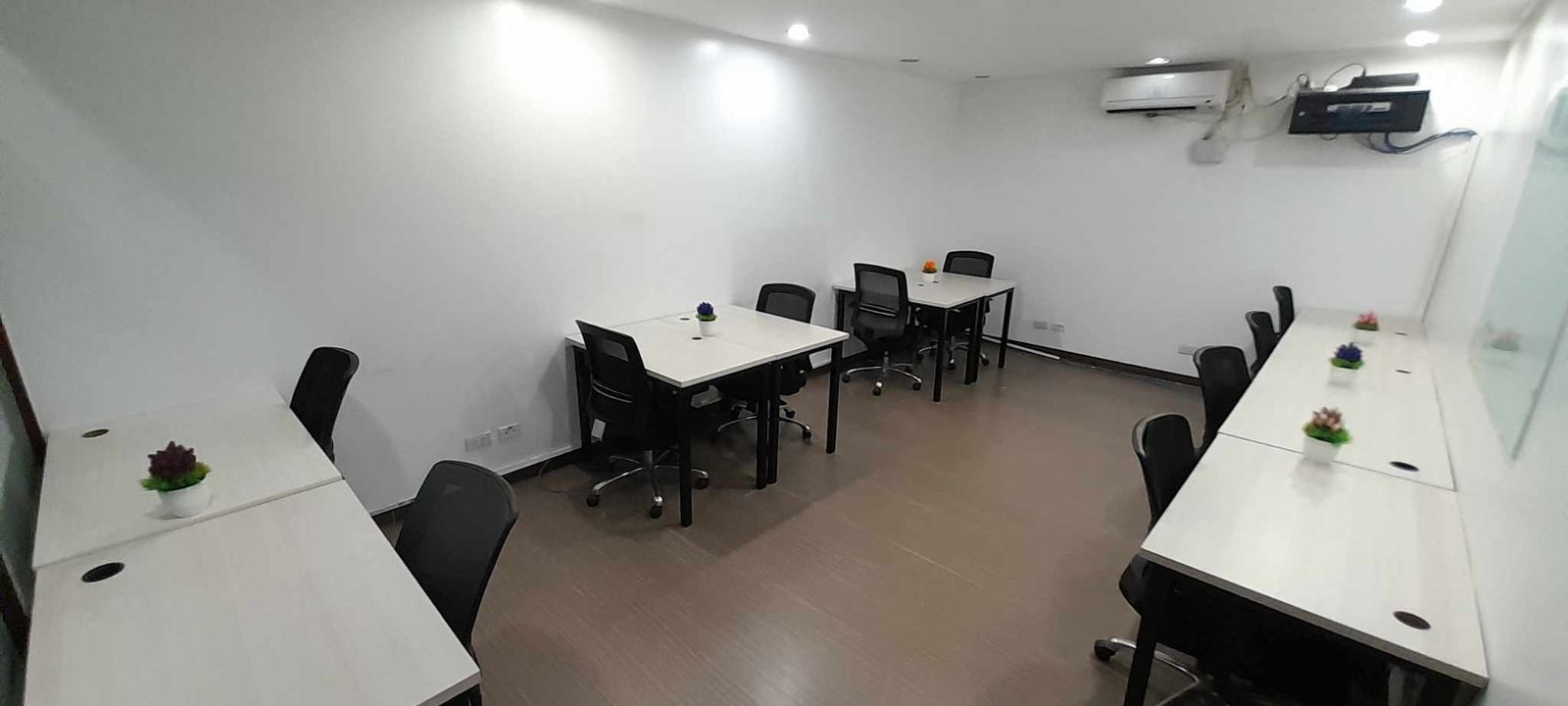 1 Meralco Avenue, Pasig - Image 1
