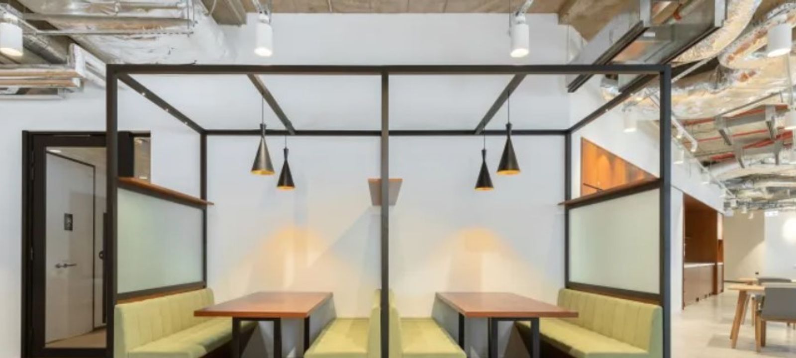 2701 E Camelback Rd, Phoenix - Image 1