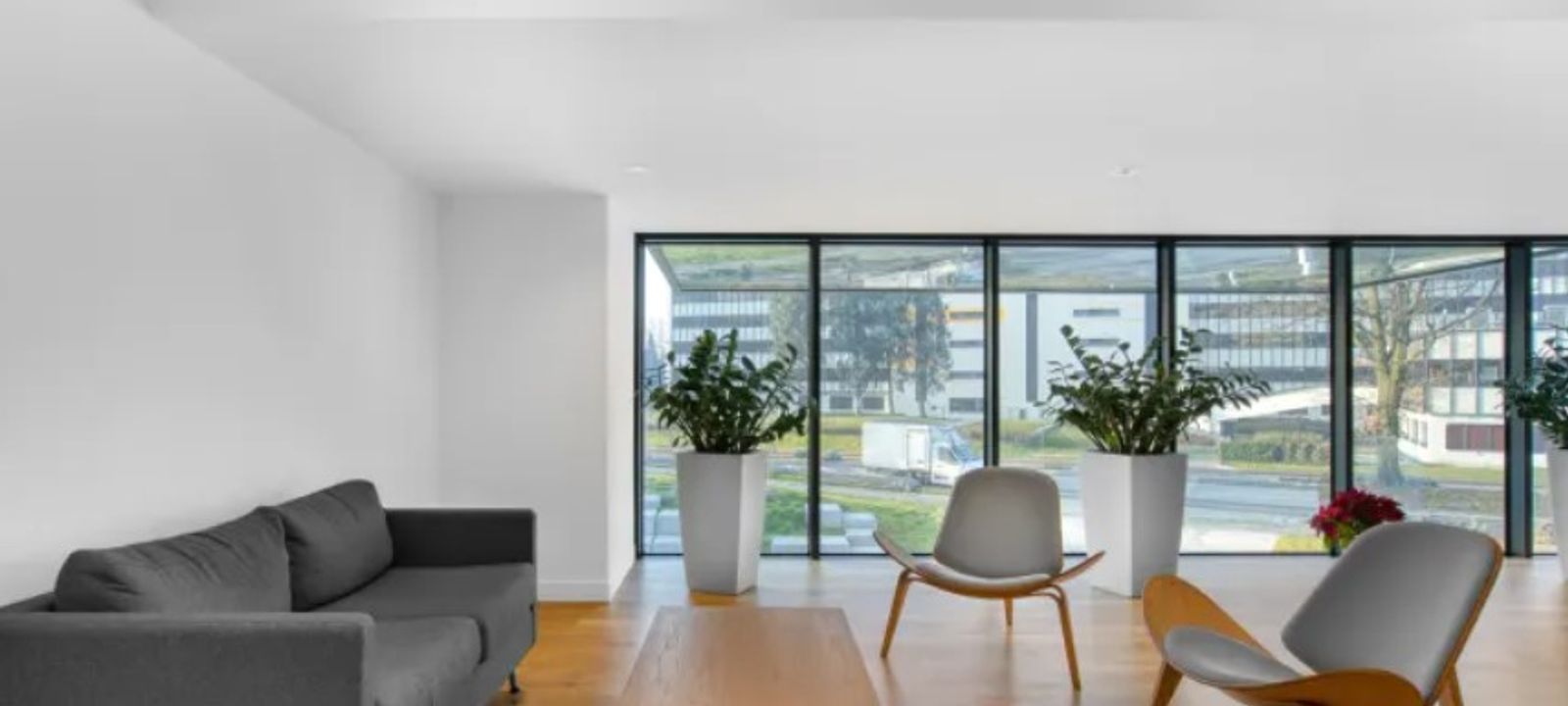 2701 E Camelback Rd, Phoenix - Image 1