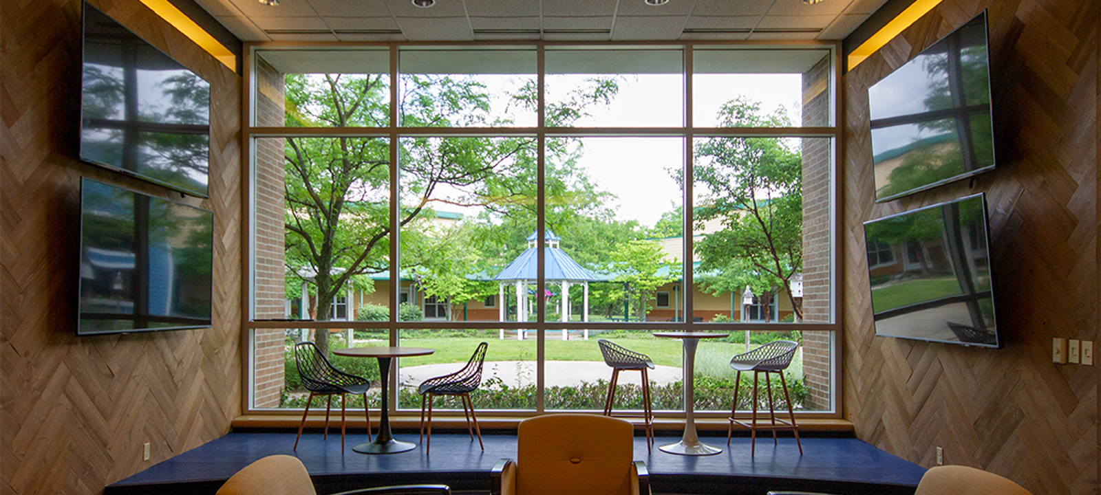 6633 18 Mile Rd, Sterling Heights - Image 1