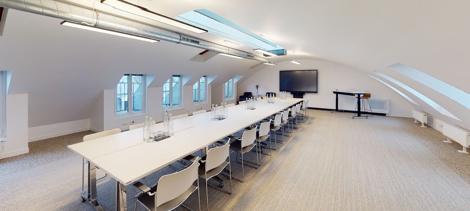 13 Rue Des Petits Hôtels, Paris - Image 1