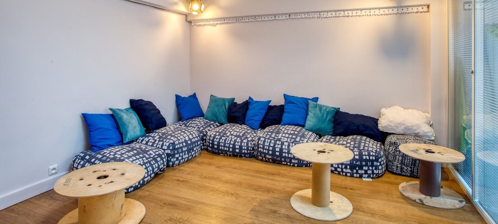 10 Rue Des Renaudes, Paris - Image 1