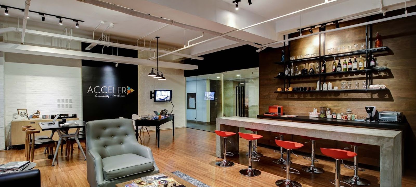 131 Tordesillas Street, Salcedo Village - Image 1