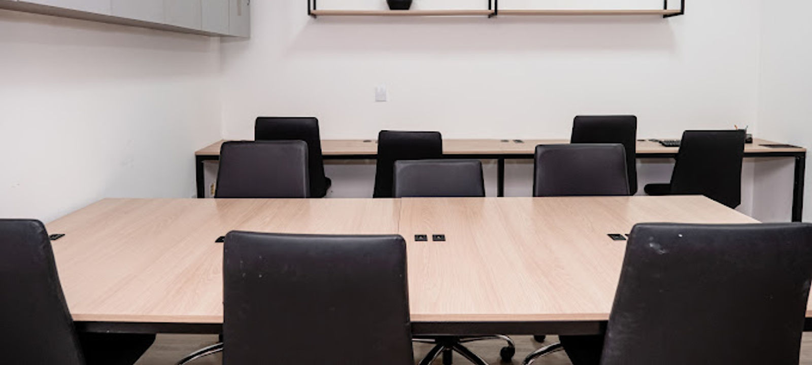 Avenida Primeira Avenida 26 Segundo Pavimento - Parque Res Laranjeiras, Serra - Image 1