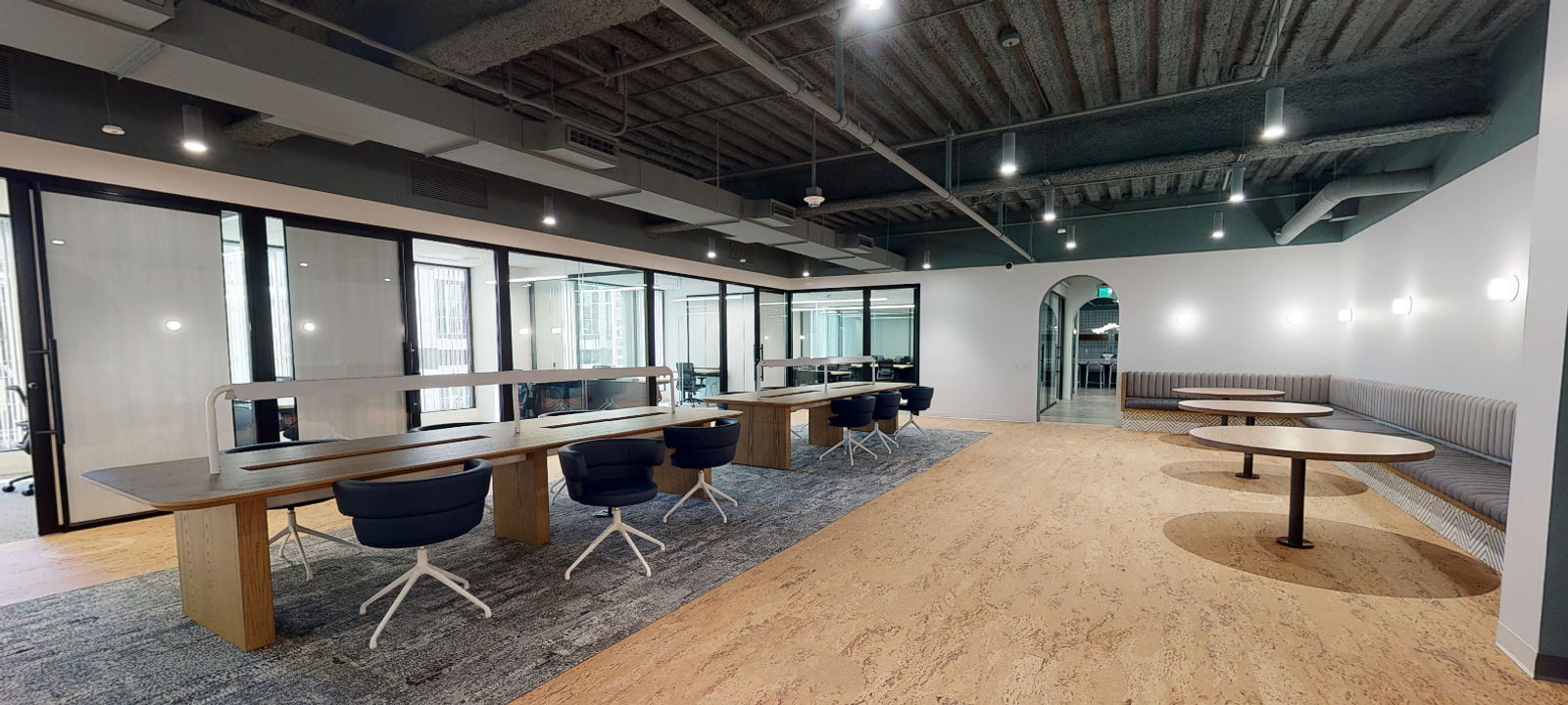 915 Wilshire Blvd, Los Angeles - Image 1