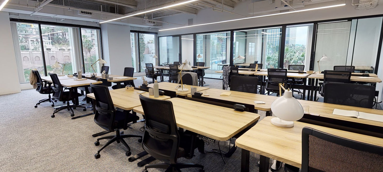 915 Wilshire Blvd, Los Angeles - Image 1