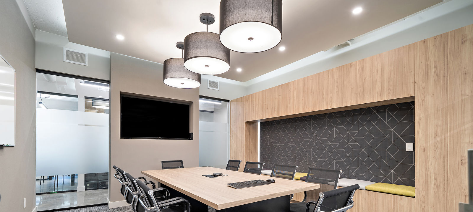 4950 Chemin Queen Mary, Montréal - Image 1