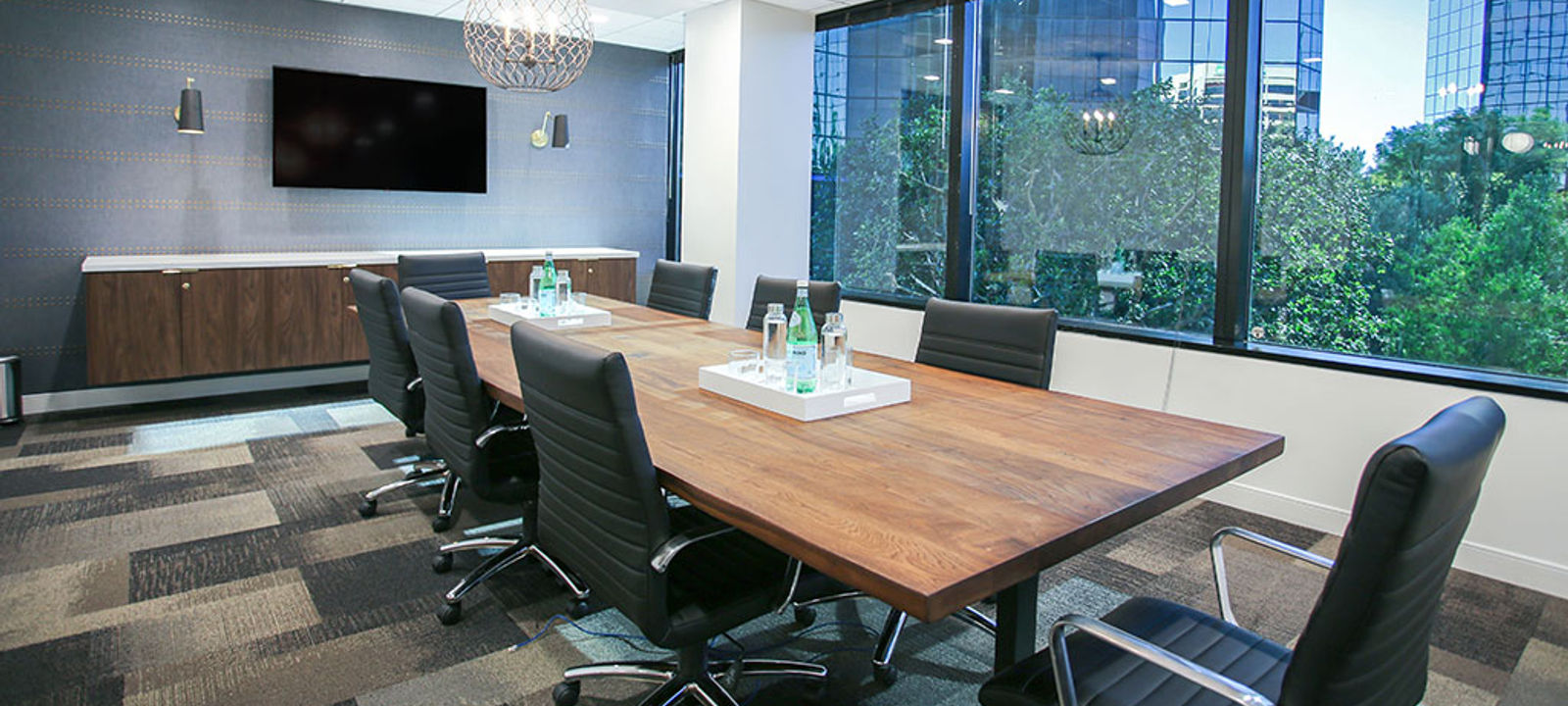 21550 West Oxnard Street, Woodland Hills - Image 1