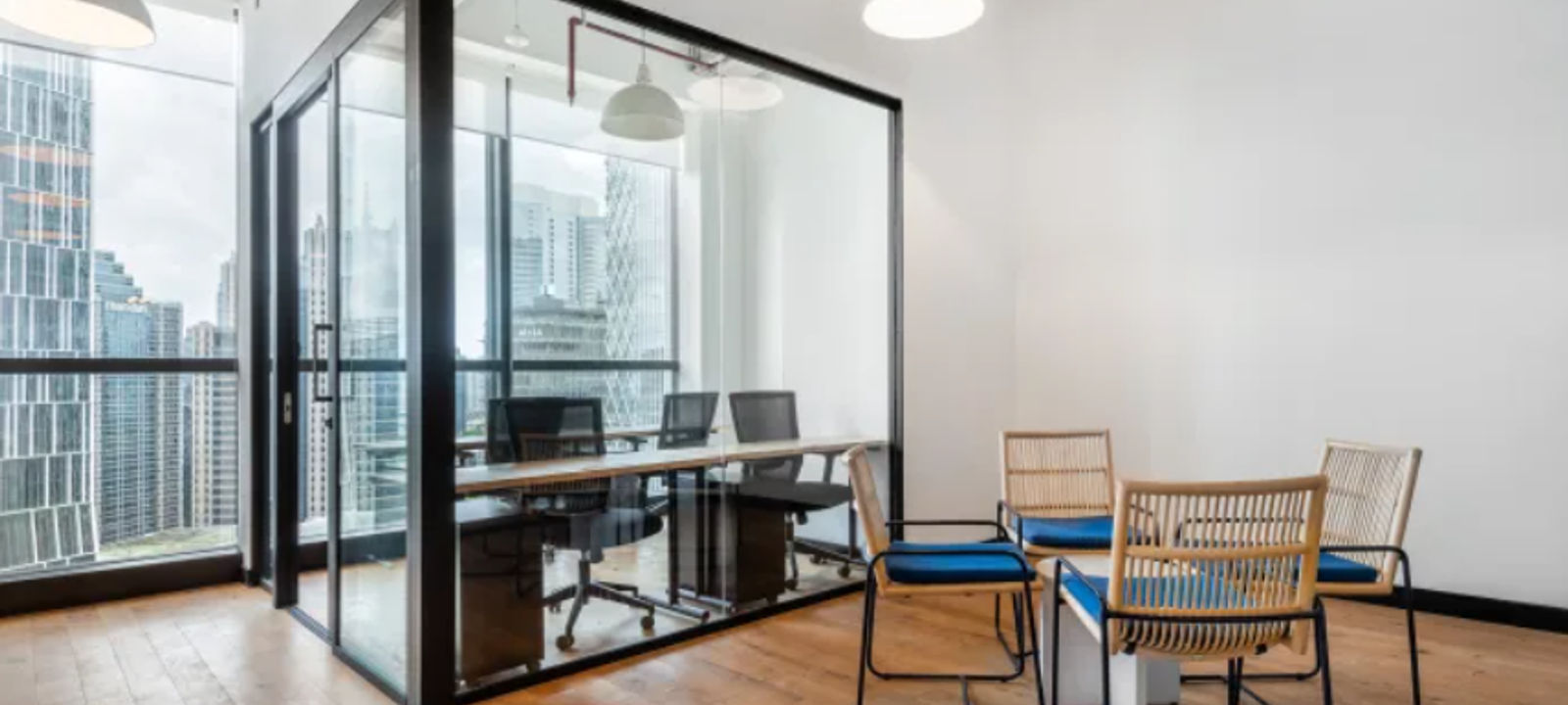 255 Commerce Dr, Winnipeg - Image 1