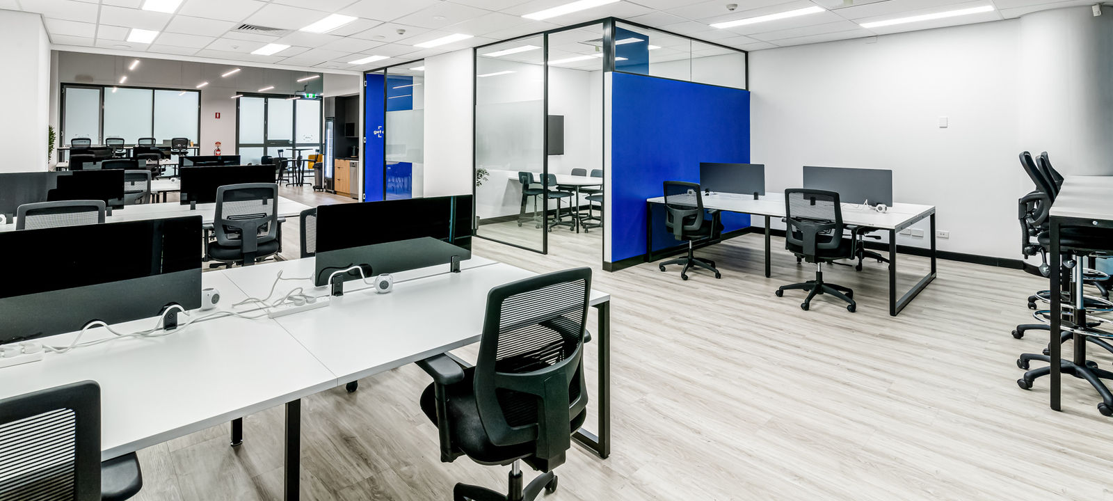 14 Lexington Drive, Bella Vista - Image 1