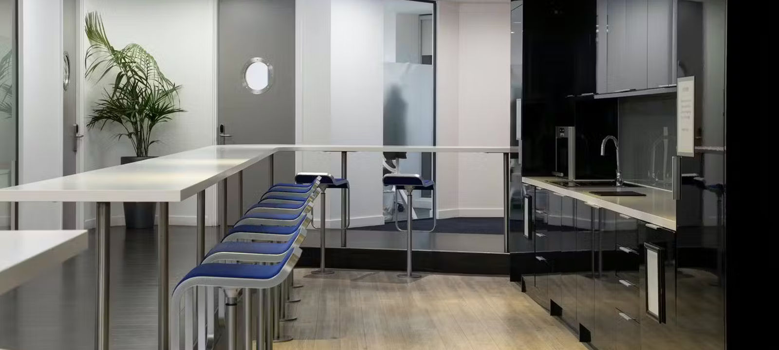 20 St Dunstan's, Billingsgate - Image 1