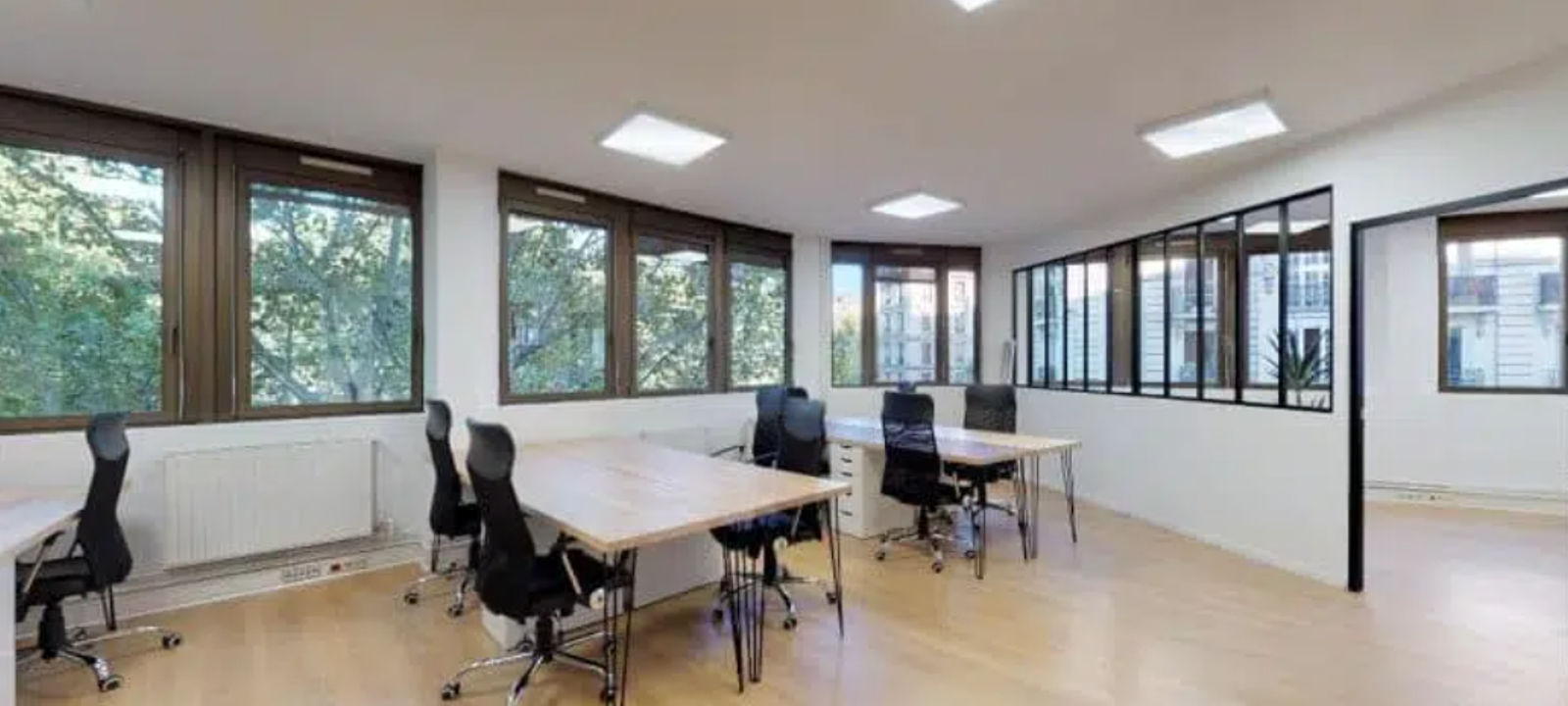 5 Pl Du Colonel Fabien, Paris - Image 1