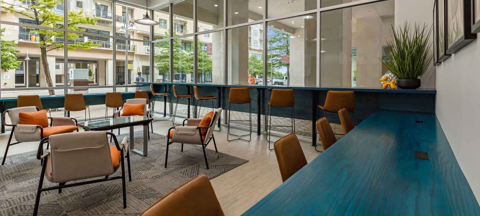 3870 Ponte Ave, Addison - Image 1