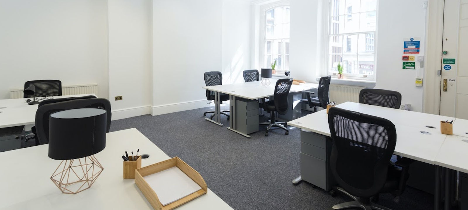 27-28 Queen Street, Bank - Image 1