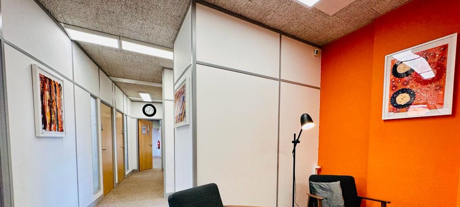 69 High Street, Berkshire - Image 1