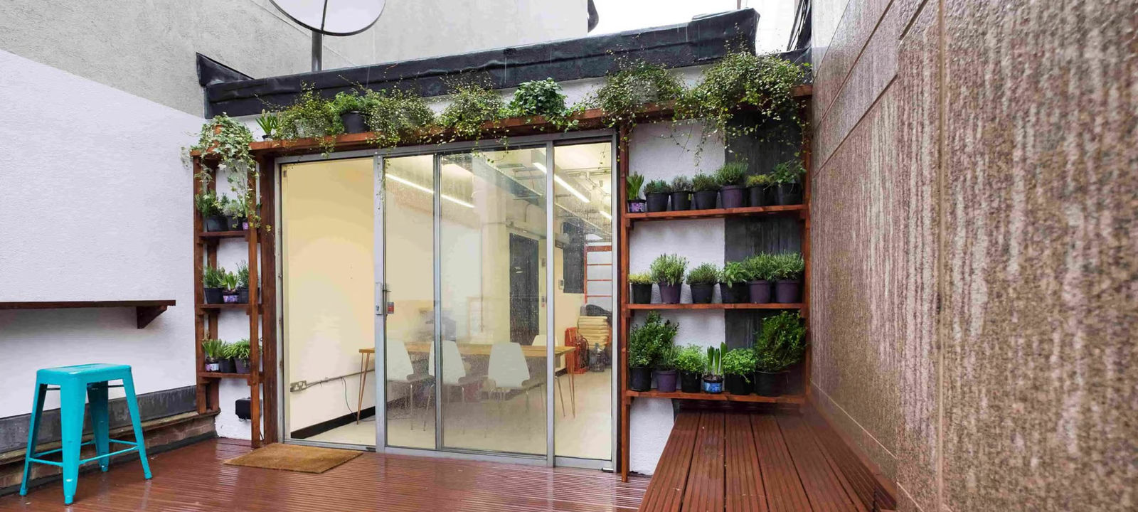 10 Clothier Street, Greater London - Image 1