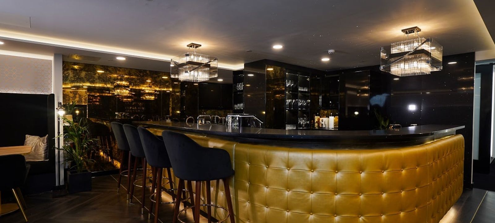 64 North Row, Mayfair - Image 1