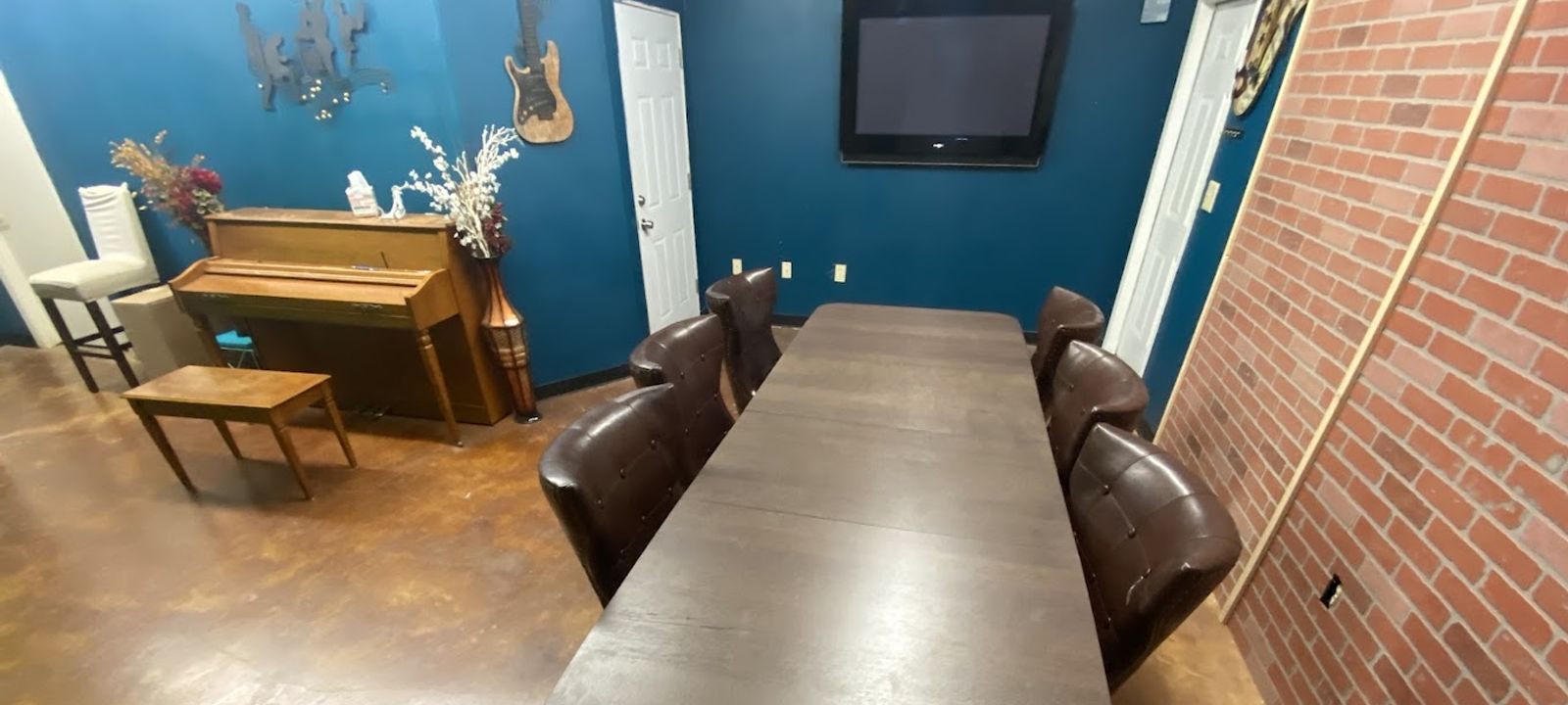 2540 Thousand Oaks Dr, San Antonio - Image 1