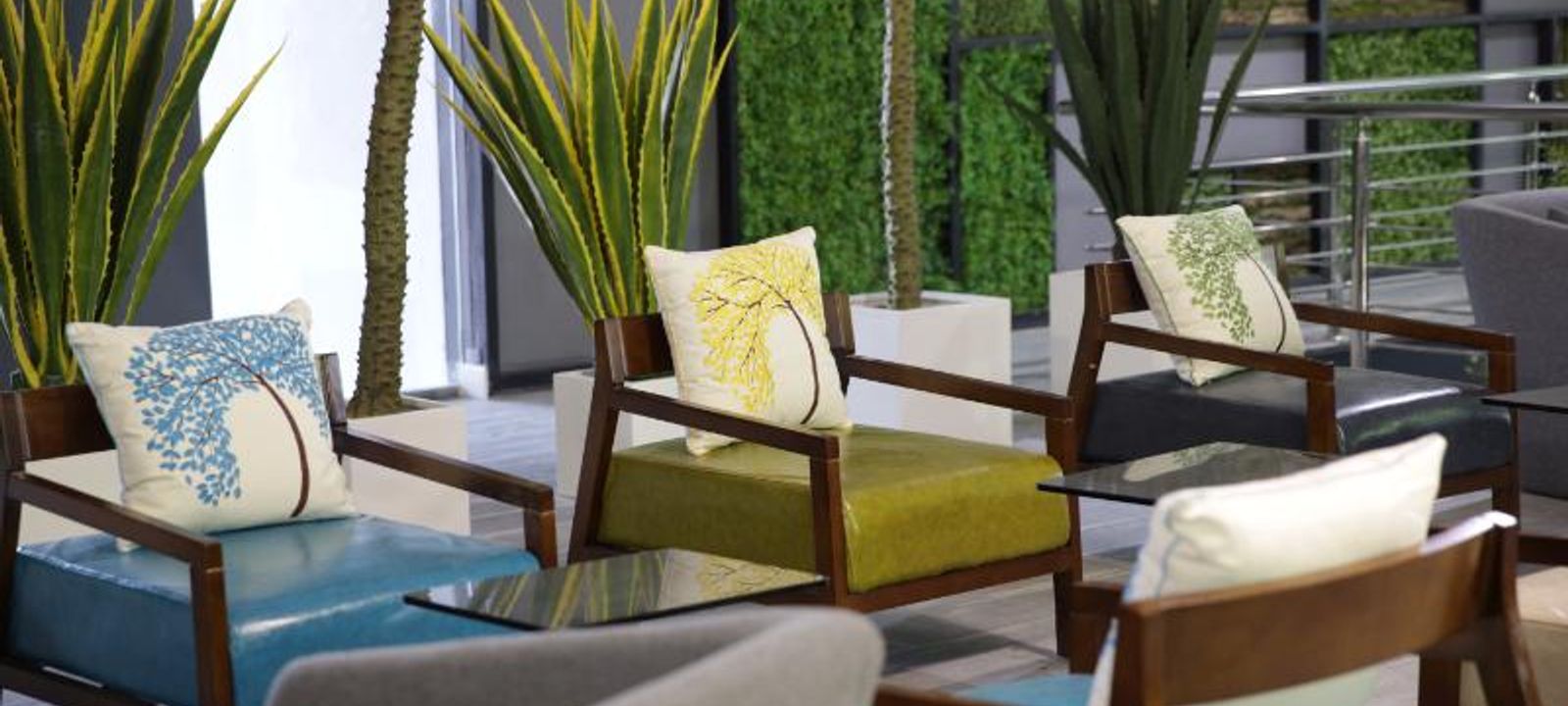 9 The Straight Avenue, Pine Slopes - Image 1