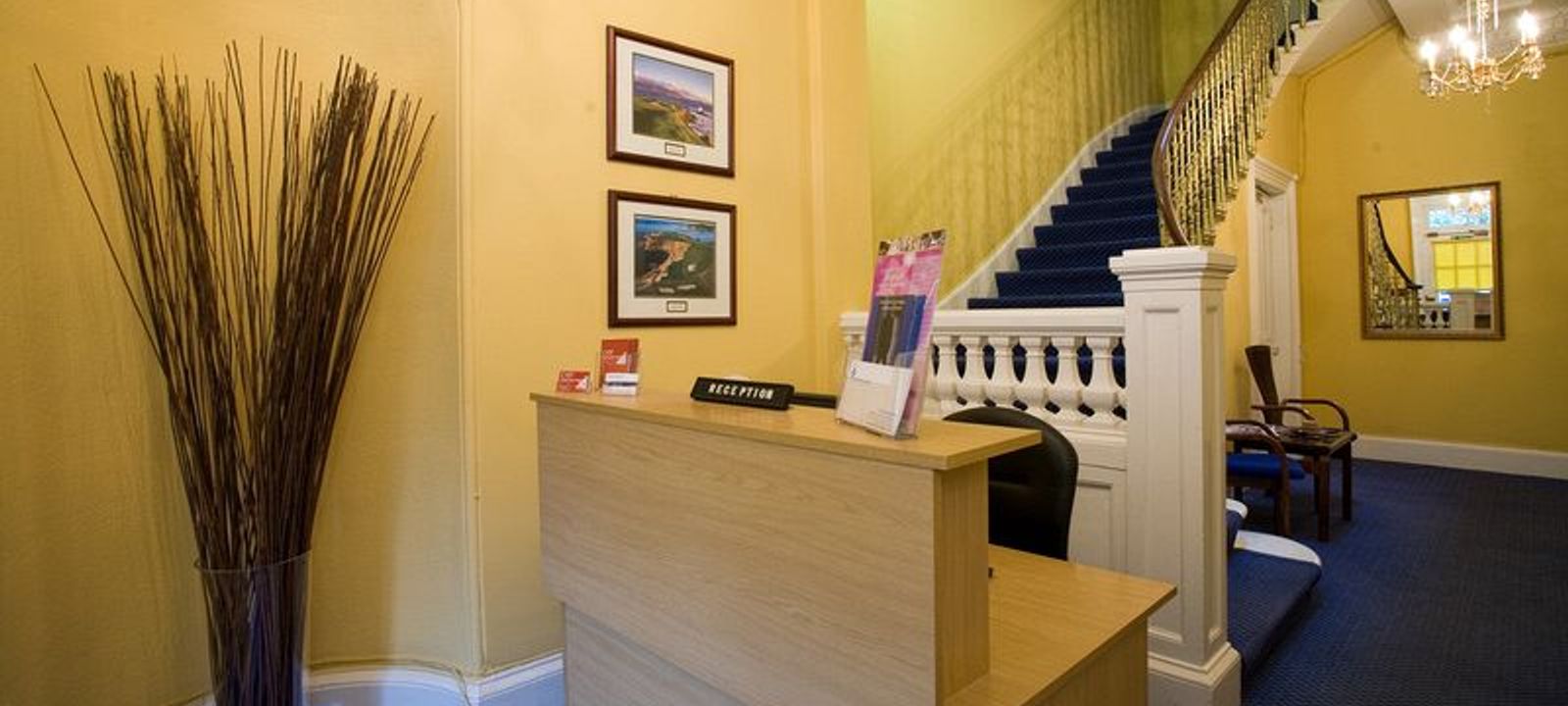 9 Newton Place, Glasgow City - Image 1